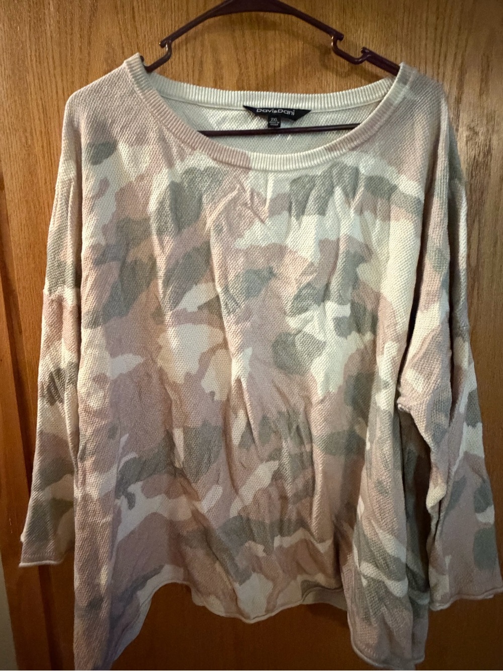 DAVI & DANI Gray and Cream Camo Knit Pullover